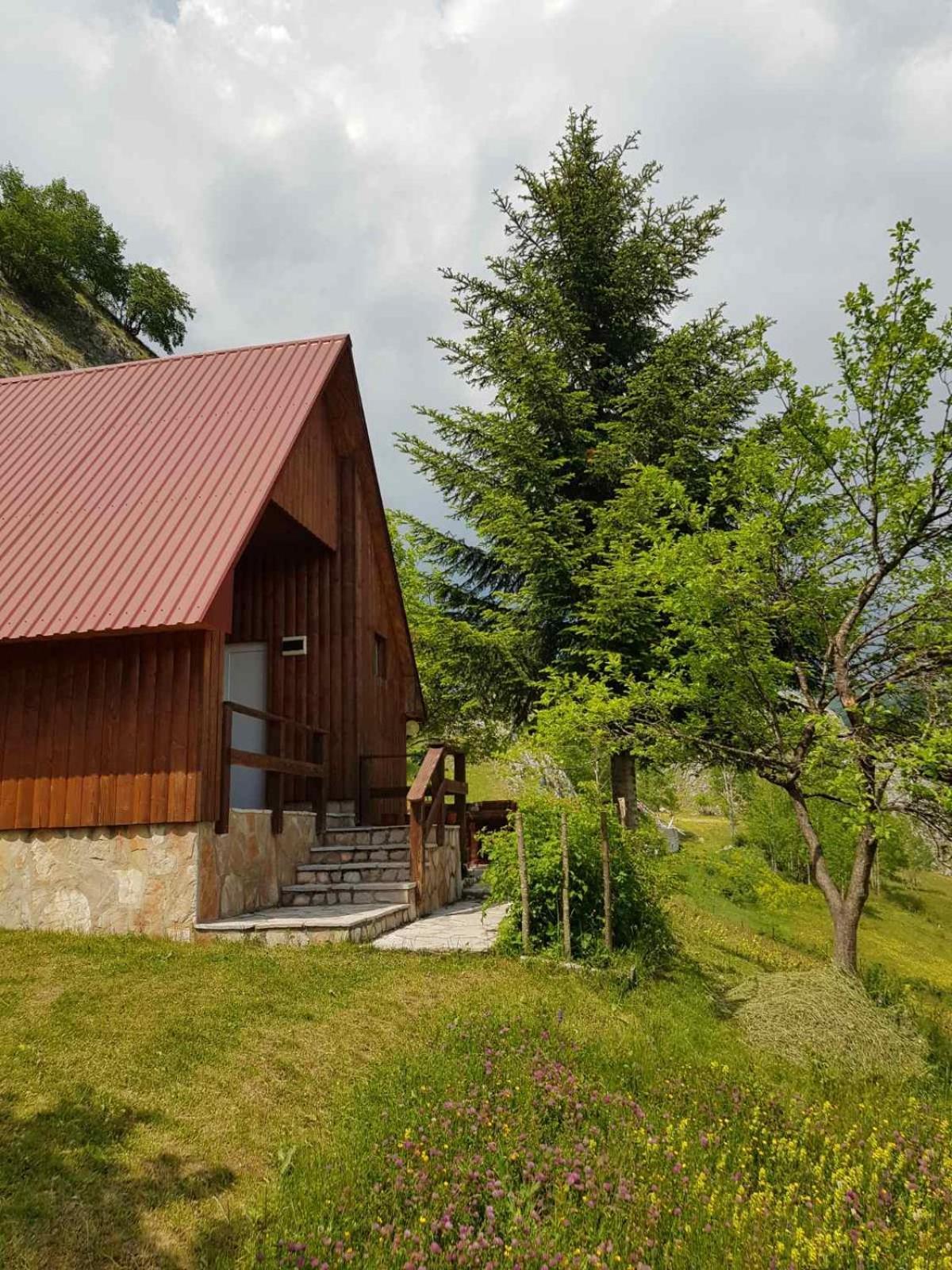 Detached house Milivoje Hotel Poscenje Buitenkant foto